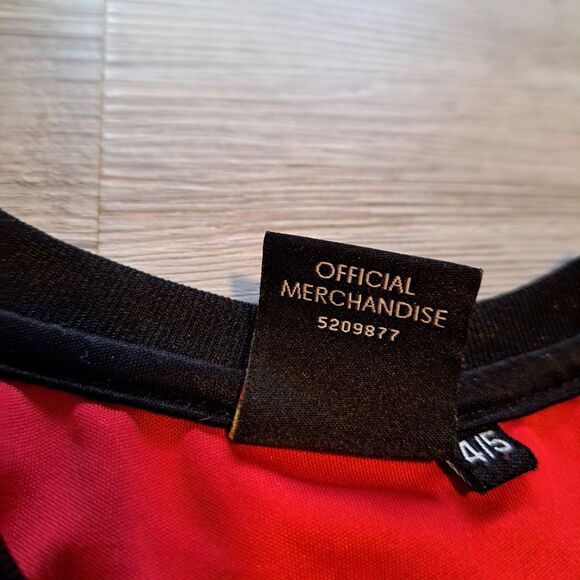 Official Manchester United Vintage Soccer Jersey Sewn On Patch Youth Size 4/5 - Picture 4 of 7